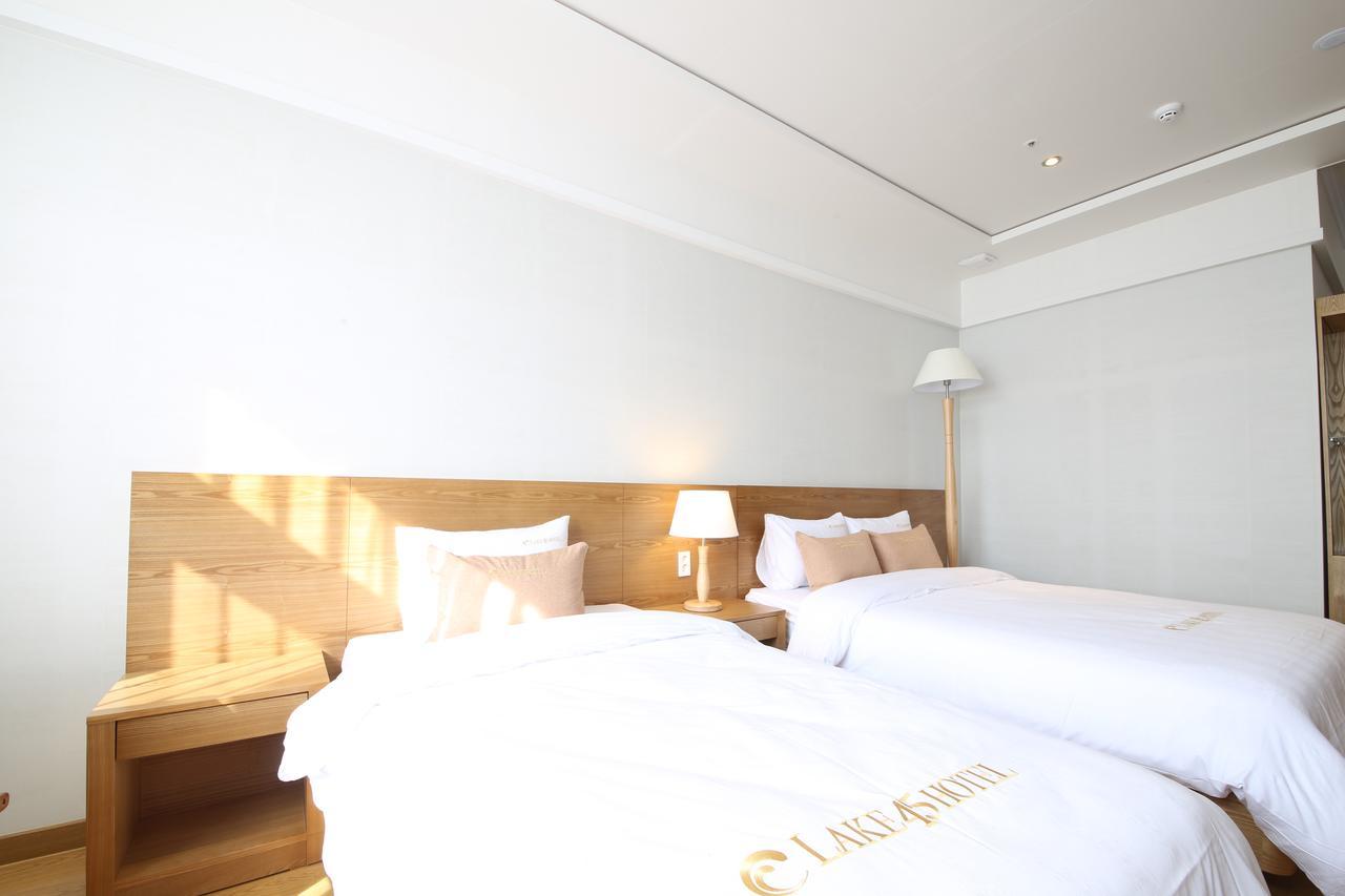 Lake 45 Hotel Naju Екстер'єр фото