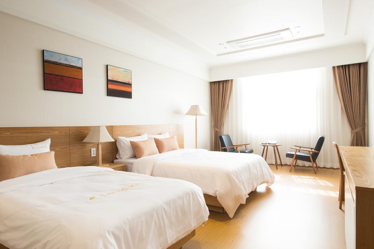 Lake 45 Hotel Naju Екстер'єр фото