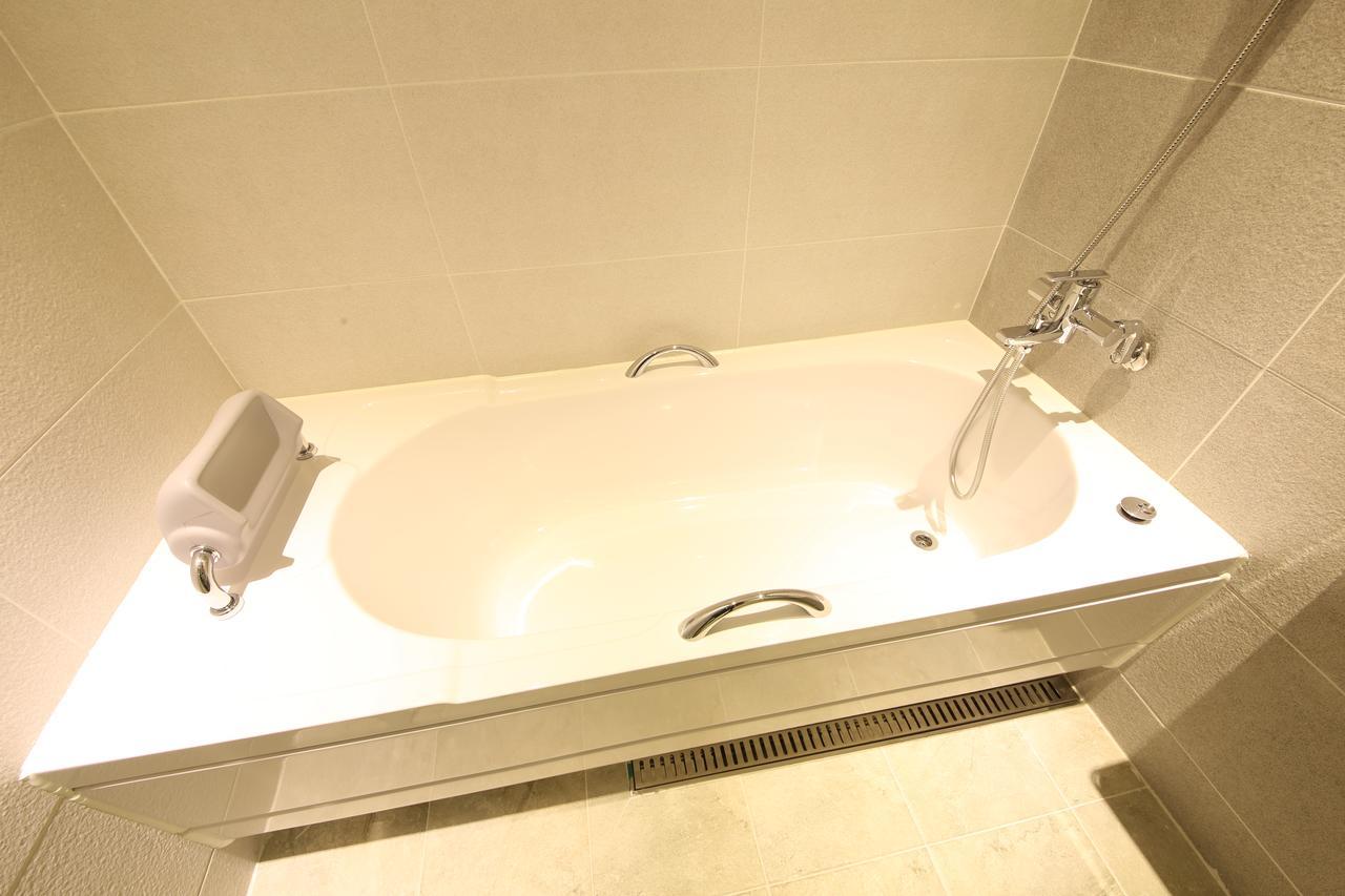 Lake 45 Hotel Naju Екстер'єр фото