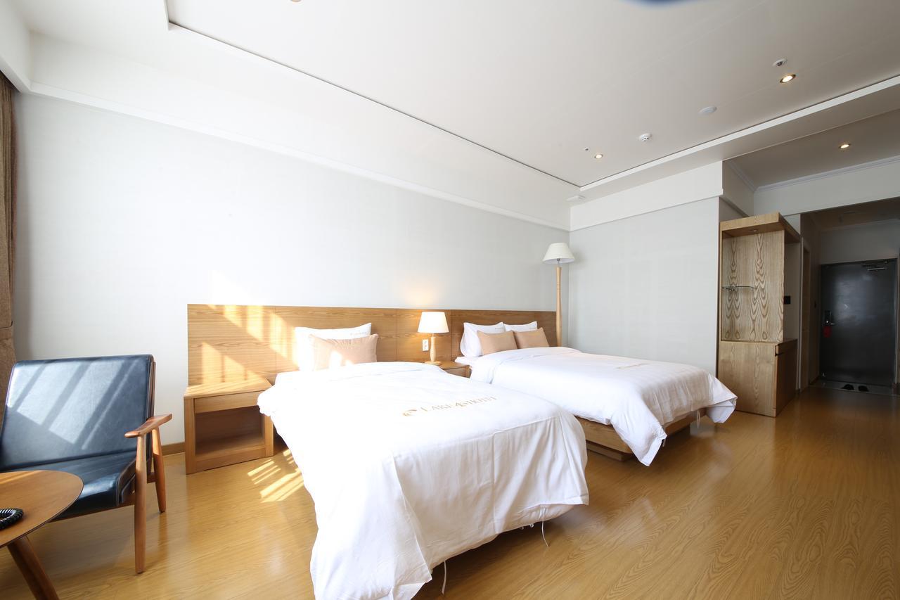 Lake 45 Hotel Naju Екстер'єр фото