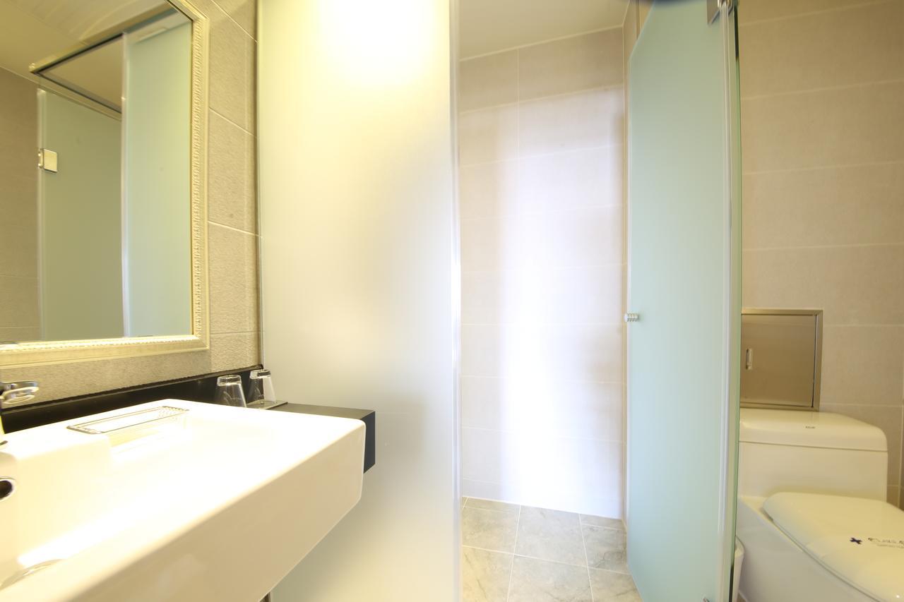 Lake 45 Hotel Naju Екстер'єр фото